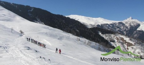 Escursione con ciaspole con MonvisoPiemonte