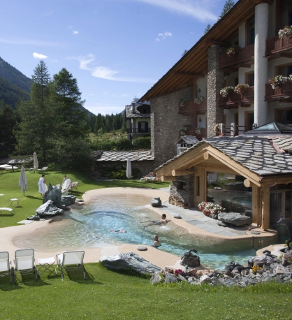Ingresso al centro benessere dell'Eco Wellness Hotel Notre Maison**** di Cogne