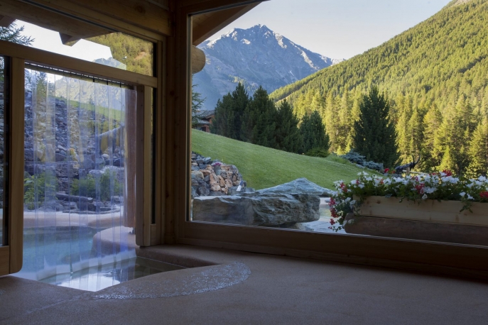 Ingresso al centro benessere dell'Eco Wellness Hotel Notre Maison**** di Cogne